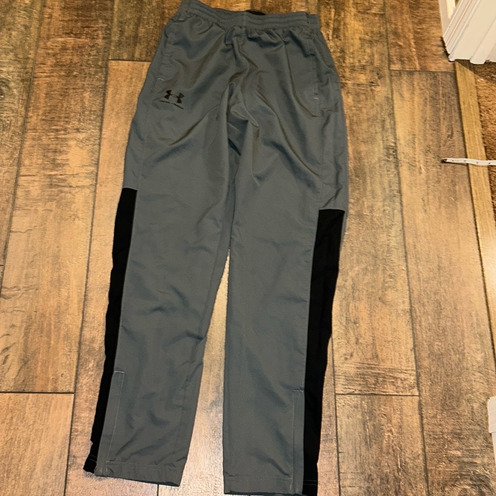 Men’s Under Armour athletic pants Small